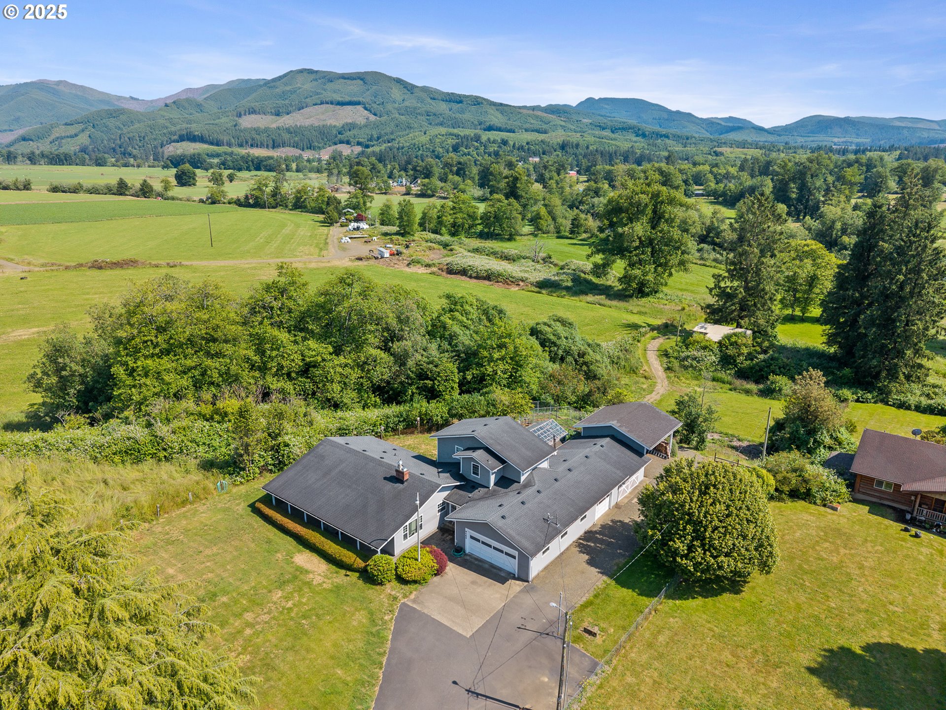 9065 TRASK RIVER RD, Tillamook, OR 97141