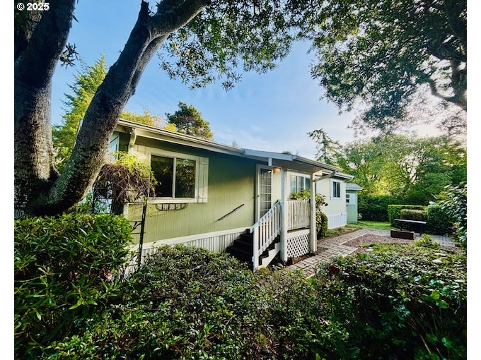 179 OUTER DR, Florence, OR 97439