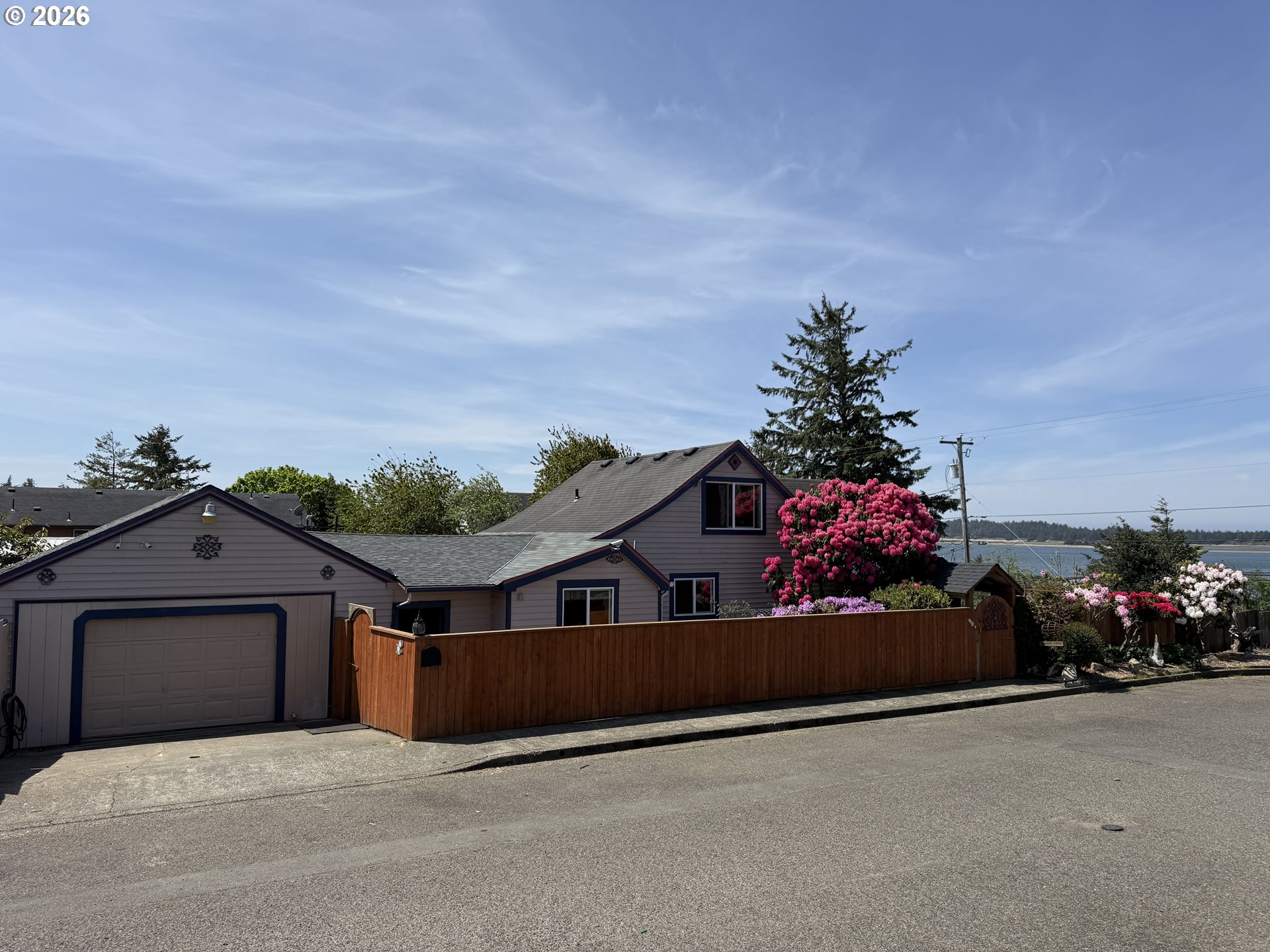 407 EMPIRE BLVD, CoosBay, OR 97420