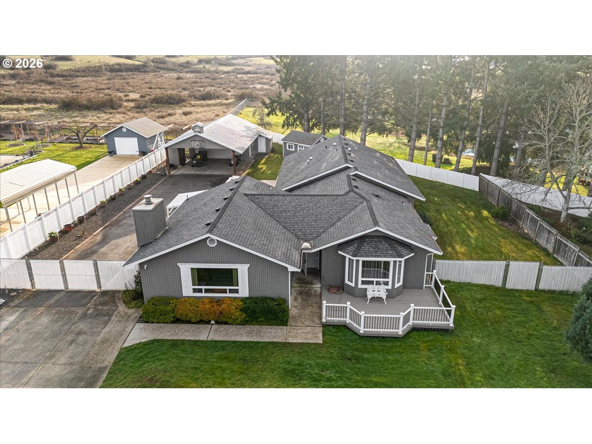 369 UPPER CAMP LOOP RD, Roseburg, OR 97470