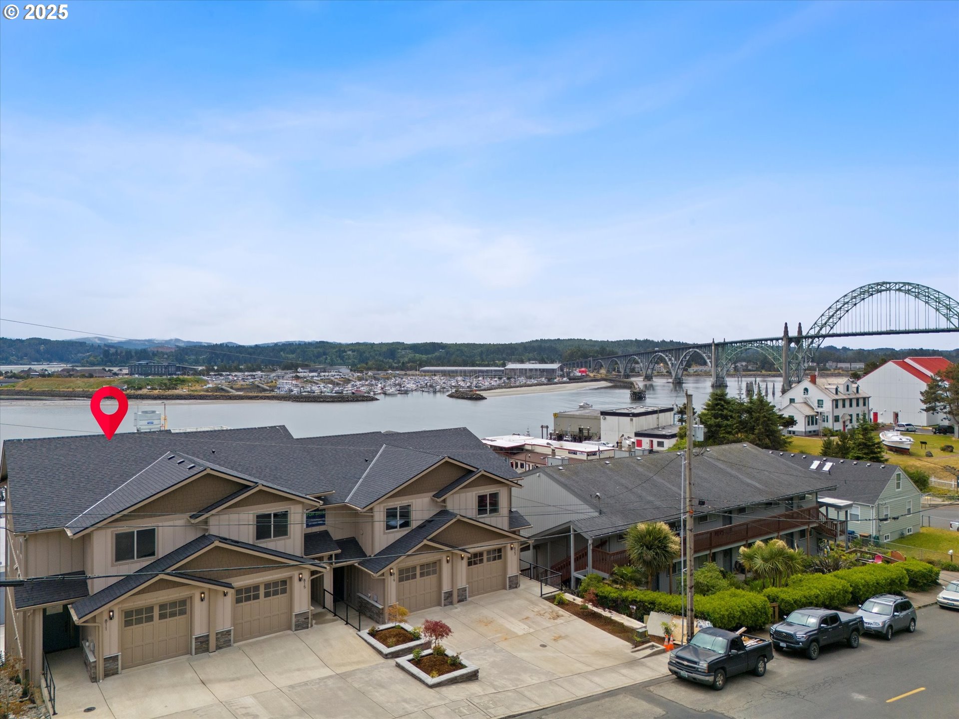 811 13TH ST, Newport, OR 97365