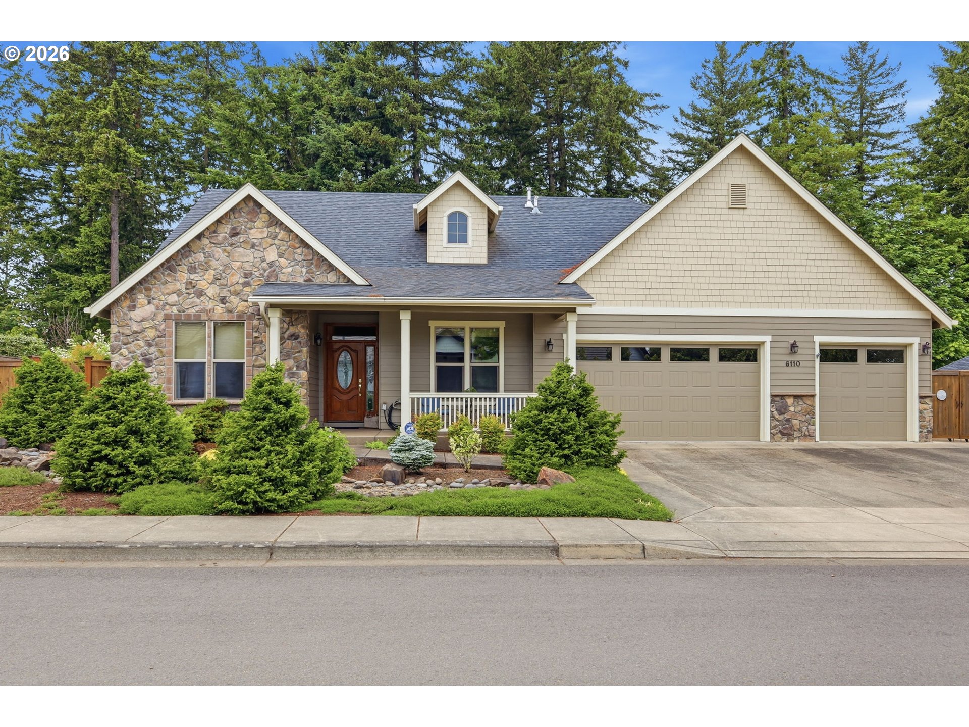 6110 GRAYSTONE LOOP, Springfield, OR 97478