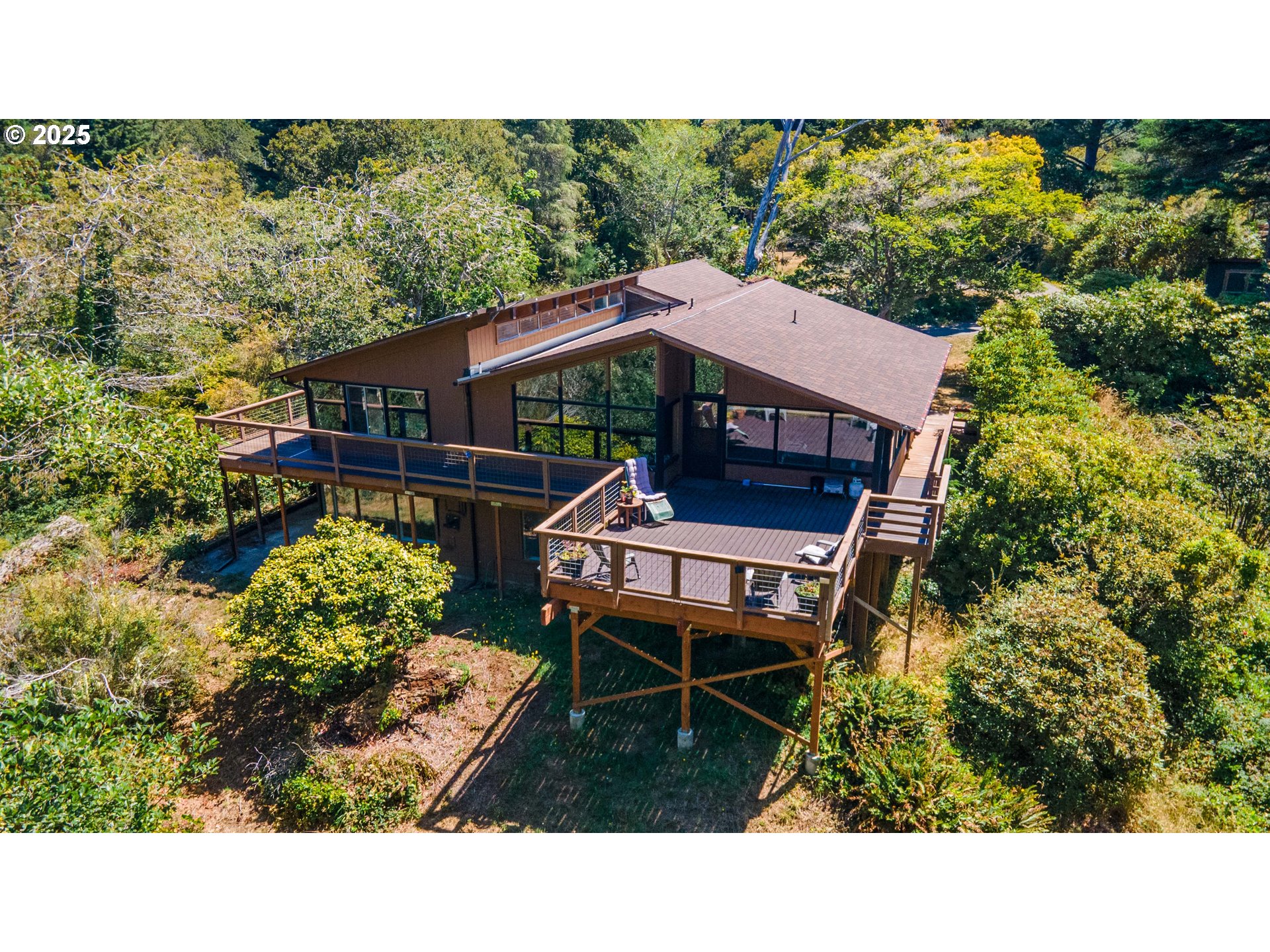 705 OHIO AVE, Bandon, OR 97411