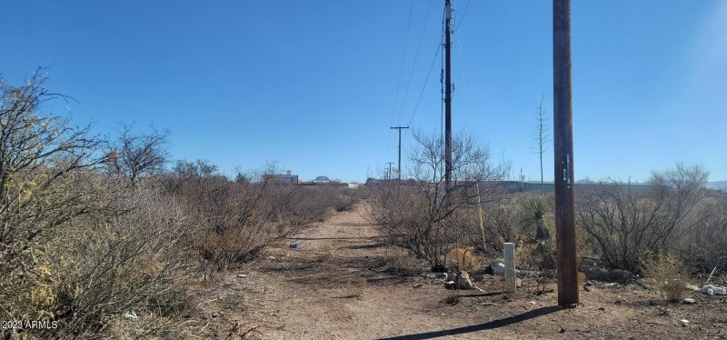 XXX 11th St 2 acres lot side easement
