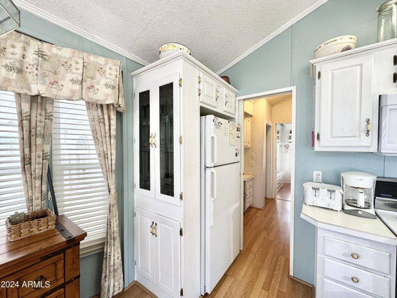 LOTS OF CABINETS