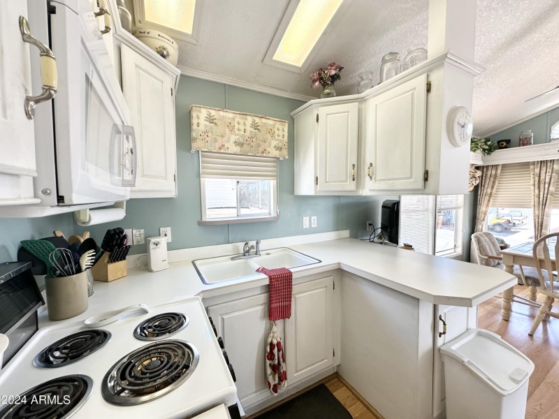 GOOD COUNTER SPACE