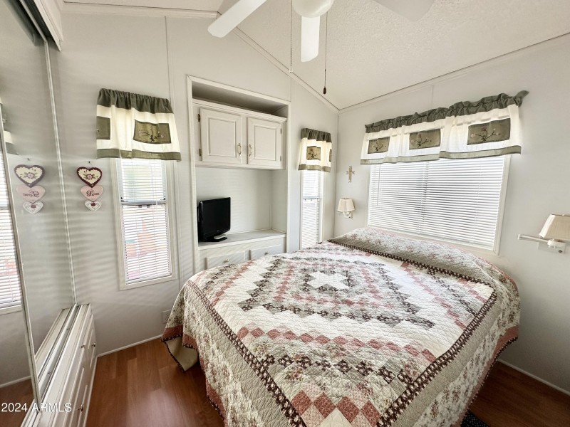 COMFORTALBE BED