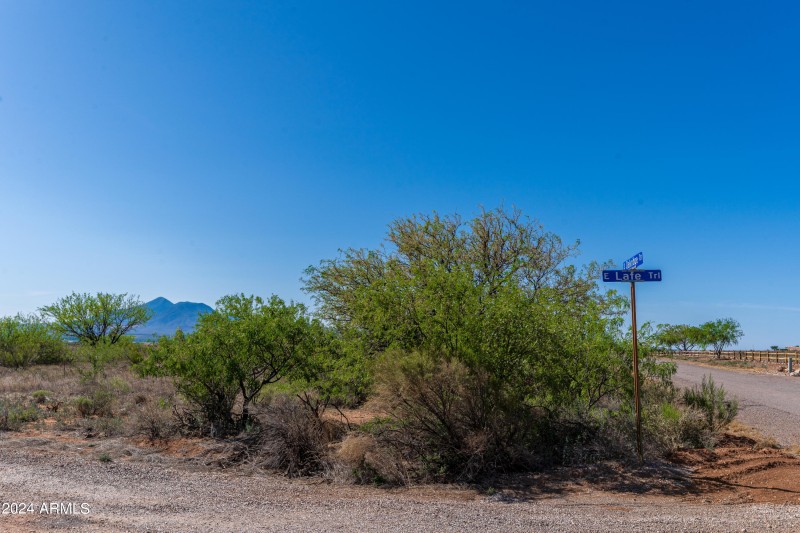 E Laffe Trail