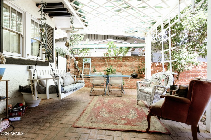 PATIO1