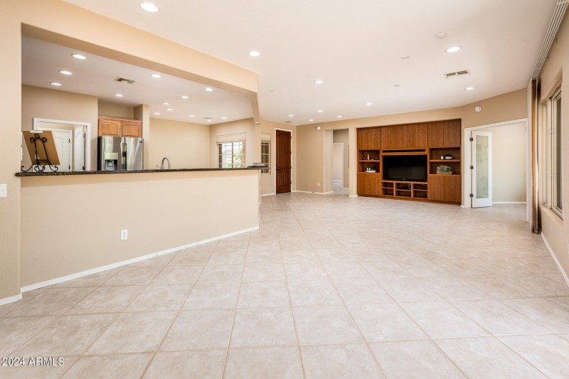 Spacious Dining Area