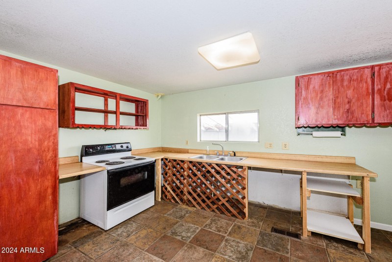 022 - 151 E. Havasu Way