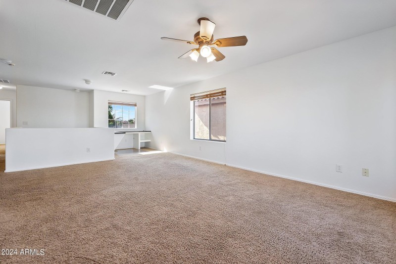 Large Loft with Desk