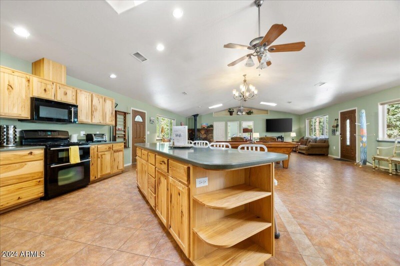16-Kitchen