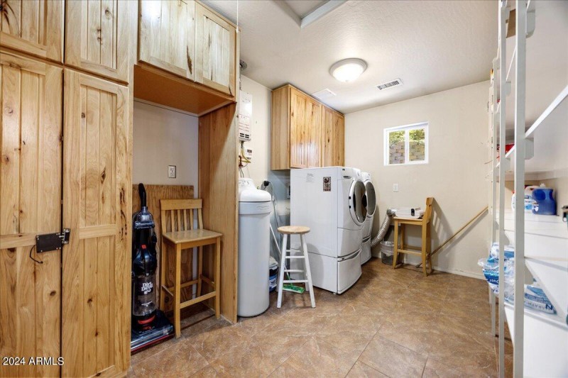 19-Laundry Room