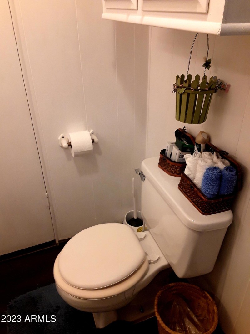 Hall Bath3