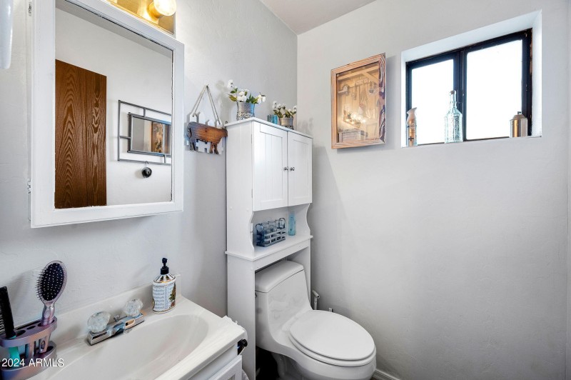 18-Powder Room