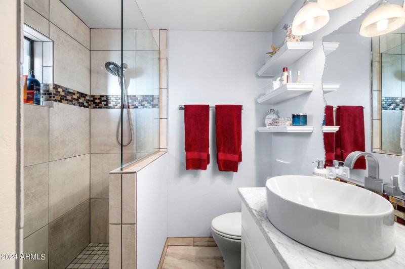 25-Primary Bathroom