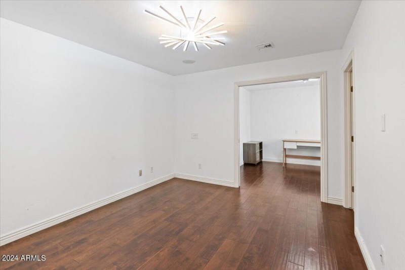 28-Bedroom