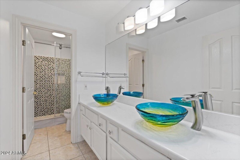38-Bathroom