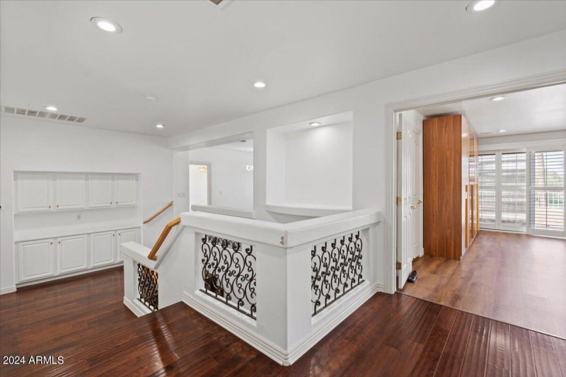 40-Upstairs Landing