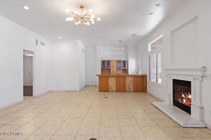 19-Family Room