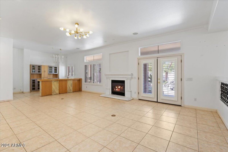 17-Family Room