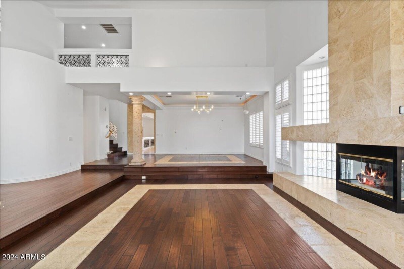 06-Living Room