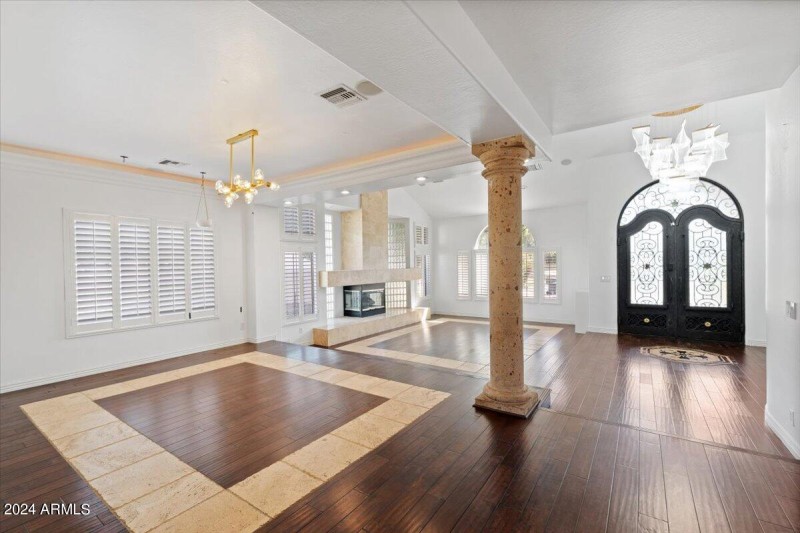 08-Dining Room