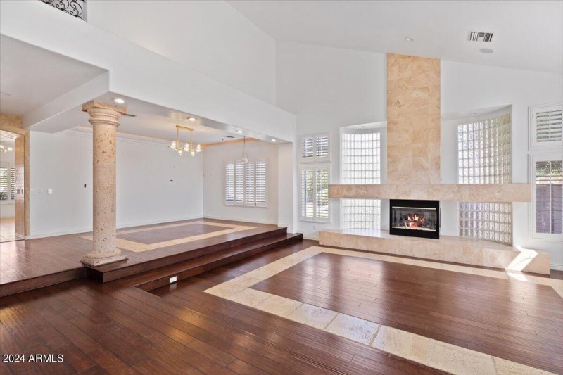 07-Living Room
