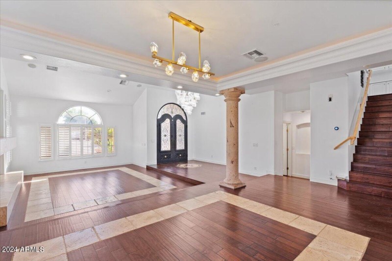 09-Dining Room