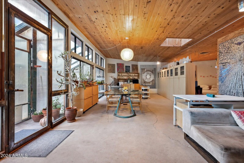 Earthship