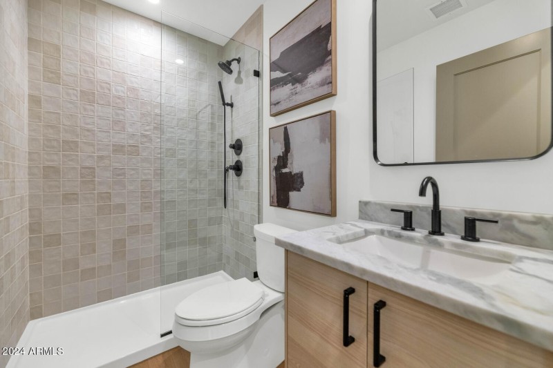 6912 E 2nd St-large-033-027-TOD3680-1500