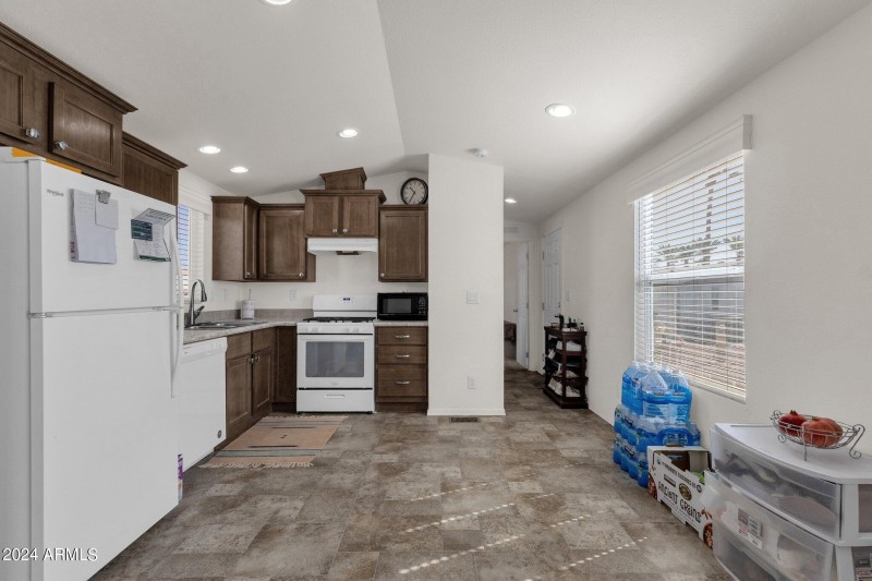 Kitchen/Dining