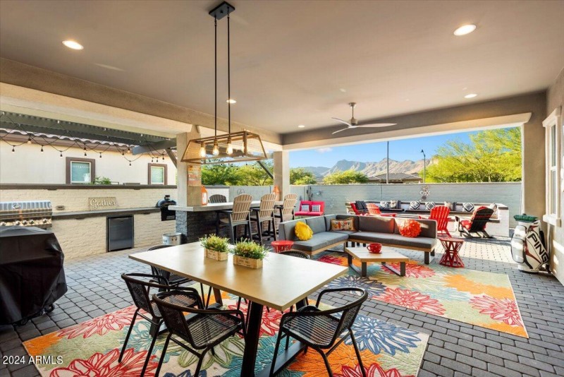 COVERED REAR PATIO