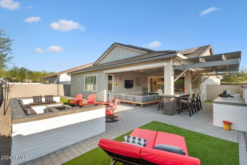 REAR OF HOME