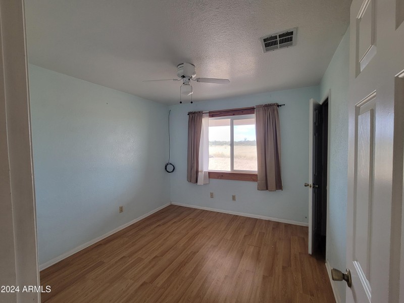 8075 E Bloomfield