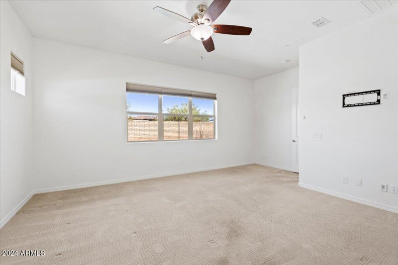 18-Primary Bedroom
