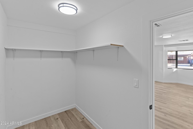 Huge Bedroom 3 Walk-In Closet