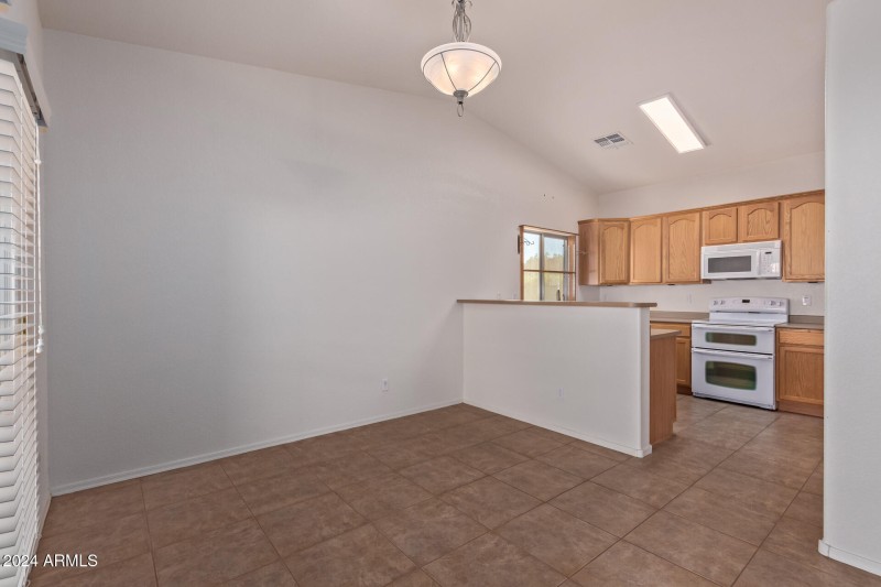 Dining Area & Kitchen View