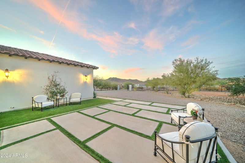 3923 W Fox Rd-8
