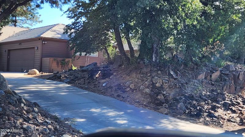 Beautiful Natural Foilage Welcomes You