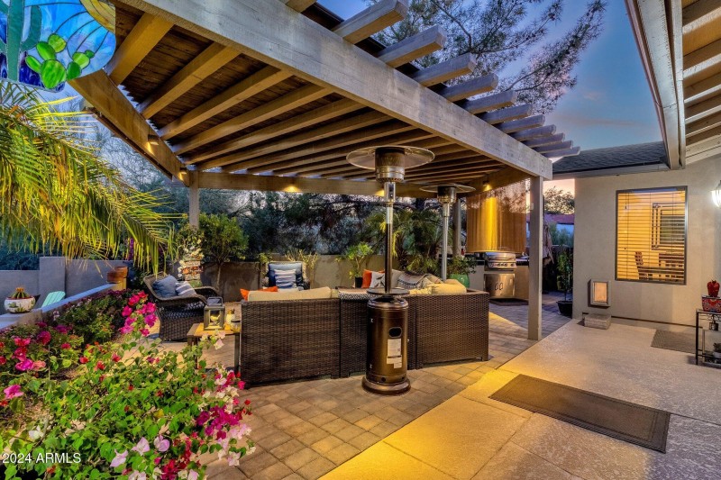 40-web-or-mls-15019-n-mayflower-dr