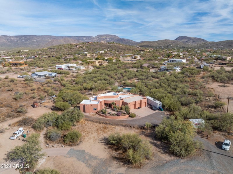 Desert Living with Room to Breathe