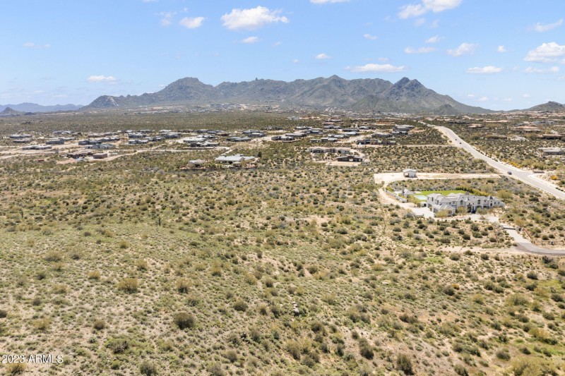 Estate Homes to the South