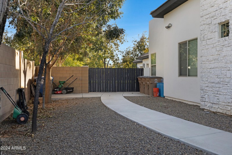 20668 E Sunset Dr-16