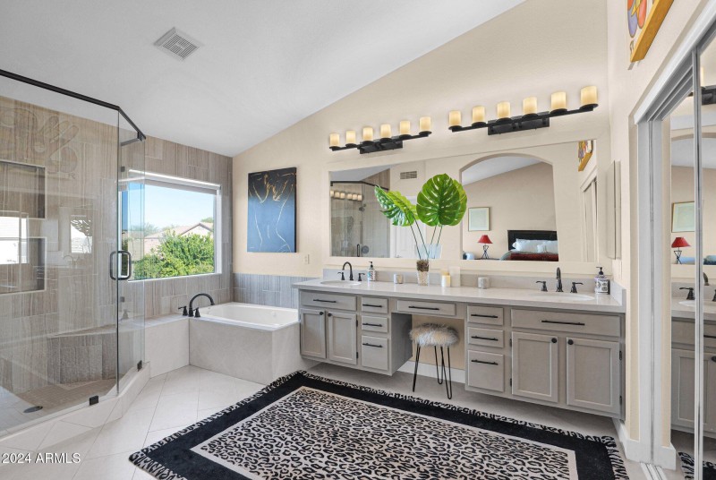 4208 E Teher Trail, Master Bathroom