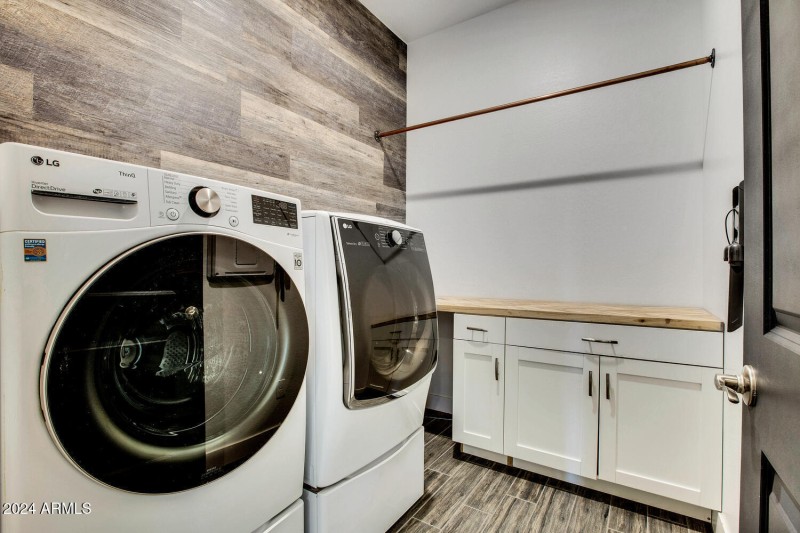 Laundry/Feature Wall and Counter