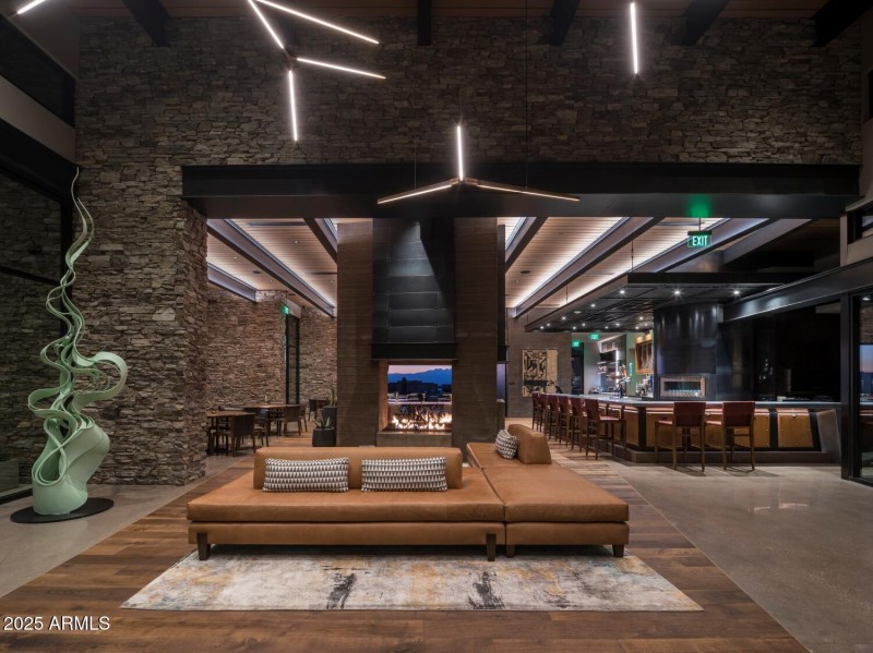 Sereno_Canyon_MHL_Lobby_8186 R