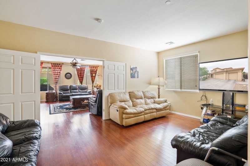 15296 W Family Adjoining