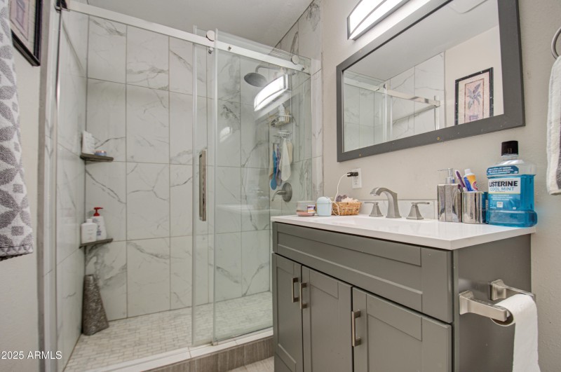 Bathroom 2-pic 1